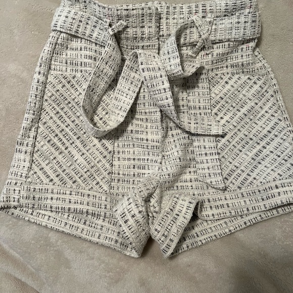 Vici dolls tweed shorts size medium - Picture 5 of 5